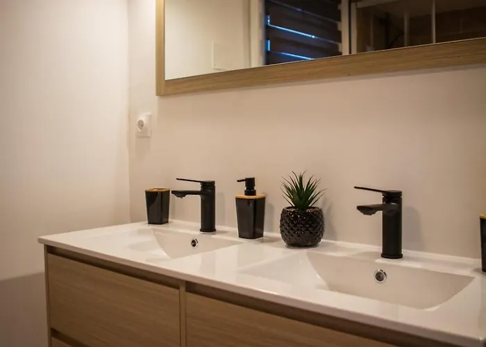 Сasa de vacaciones Moderne Pres Du Circuit 8 Pers *