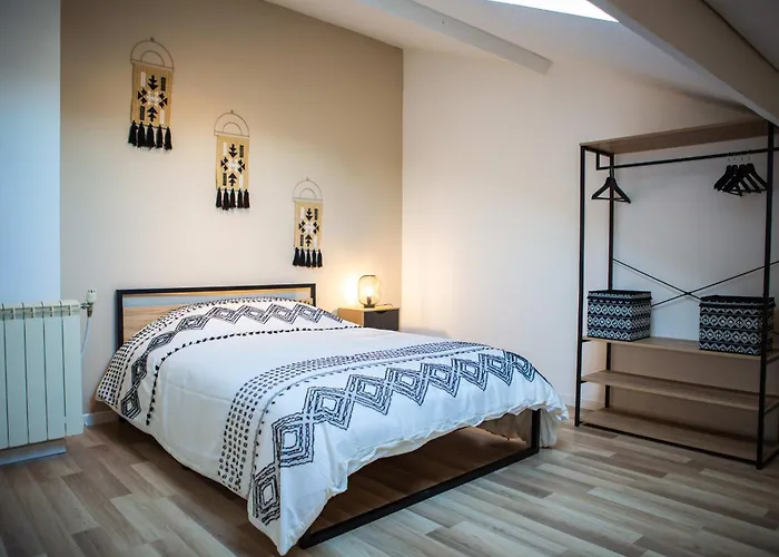 Moderne Pres Du Circuit 8 Pers Сasa de vacaciones Le Mans