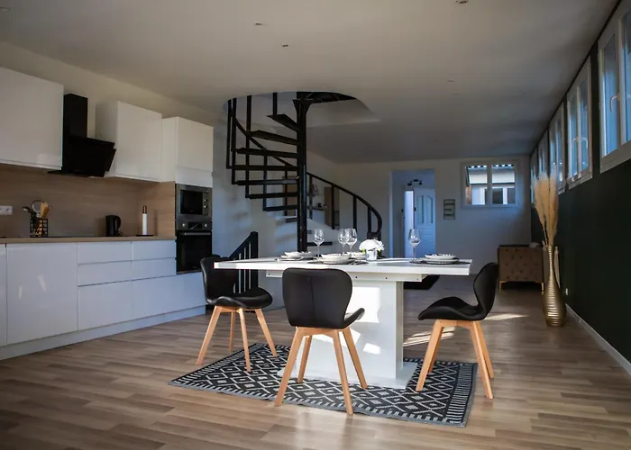 Moderne Pres Du Circuit 8 Pers *